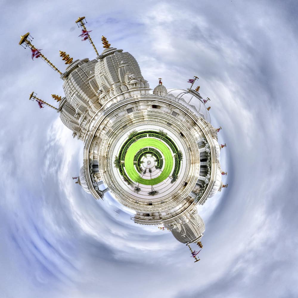 Where in the World 685 distorted city image