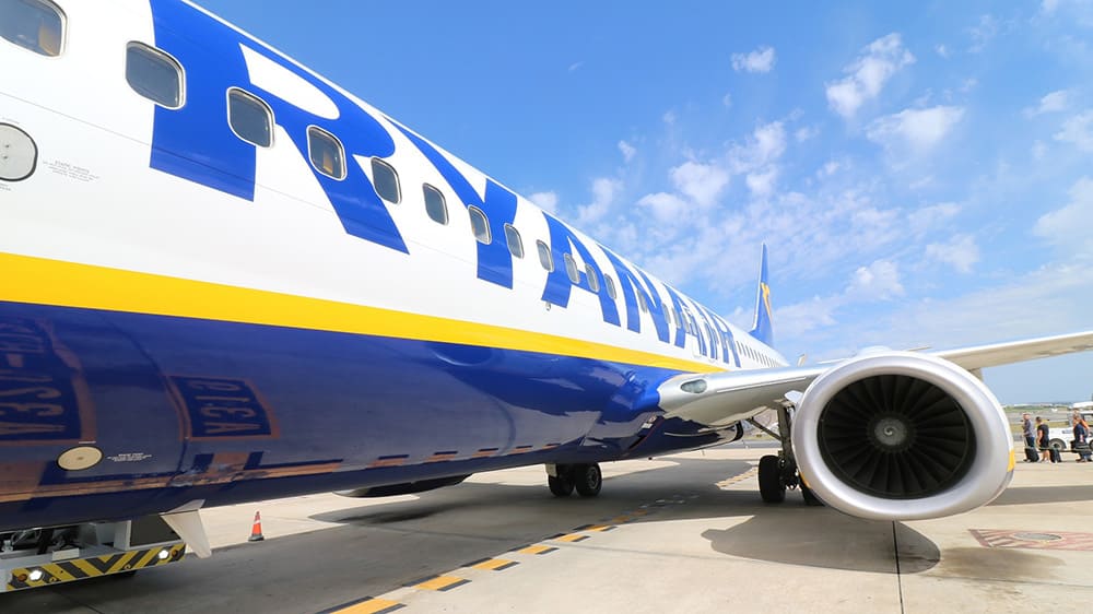 Spain fines budget airlines Ryanair on tarmac at airport