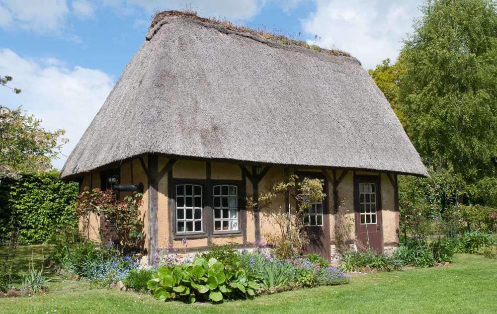 thatched cottage