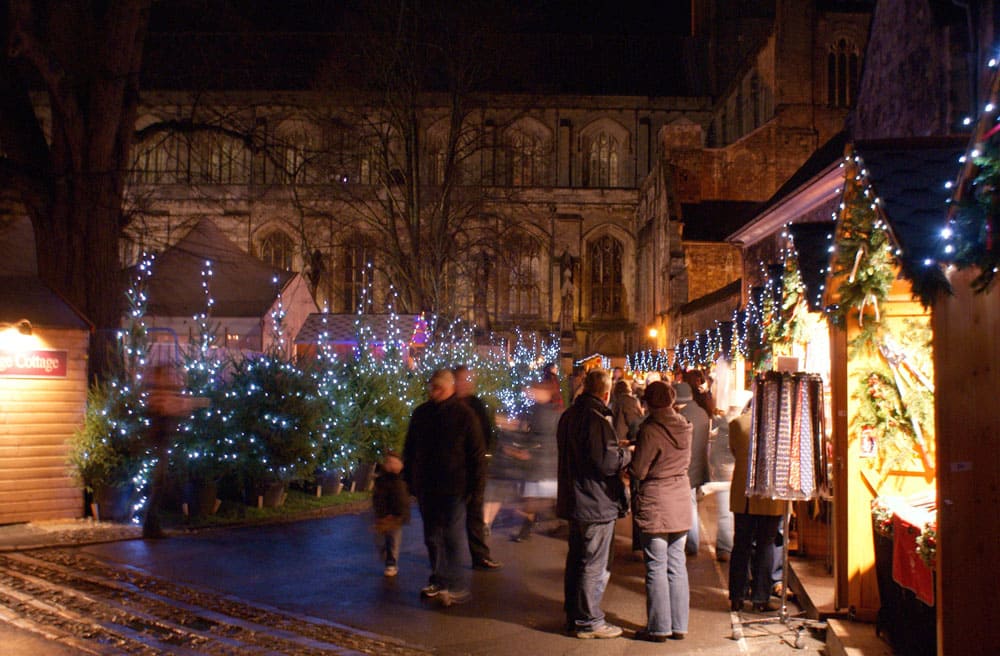 Christmas market at Winchester © David Spender - source: www.flickr.com, Licence (CC-BY-2.0)