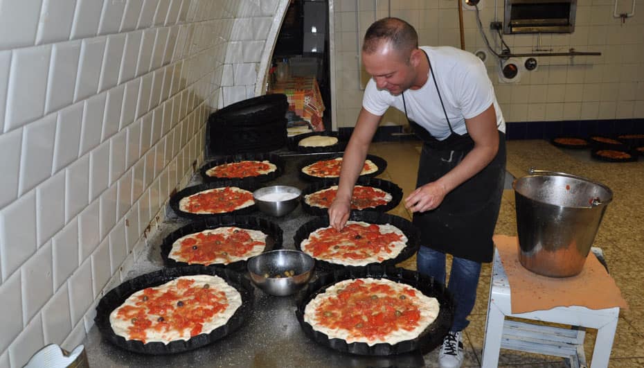 The focaccia is prepared and always fresh from the oven